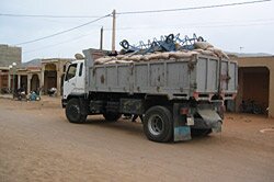 Le ciment arrive &agrave; Idikl